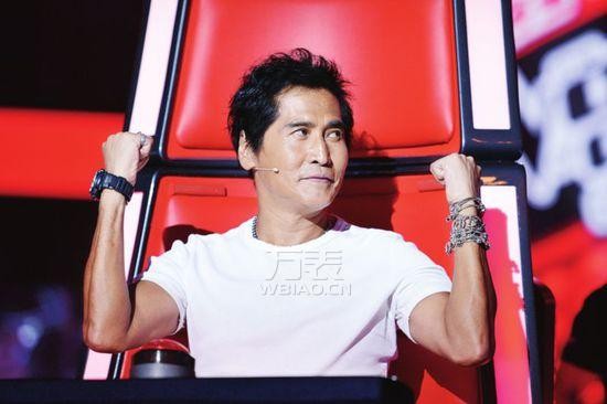 齐秦戴什么手表?小哥朴实装束展柔情不再桀骜