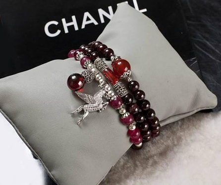 香奈儿石榴石手链多少钱?香奈儿石榴石手链的
