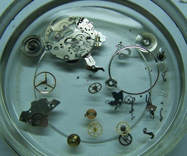 手表是需要经常维修与保养的