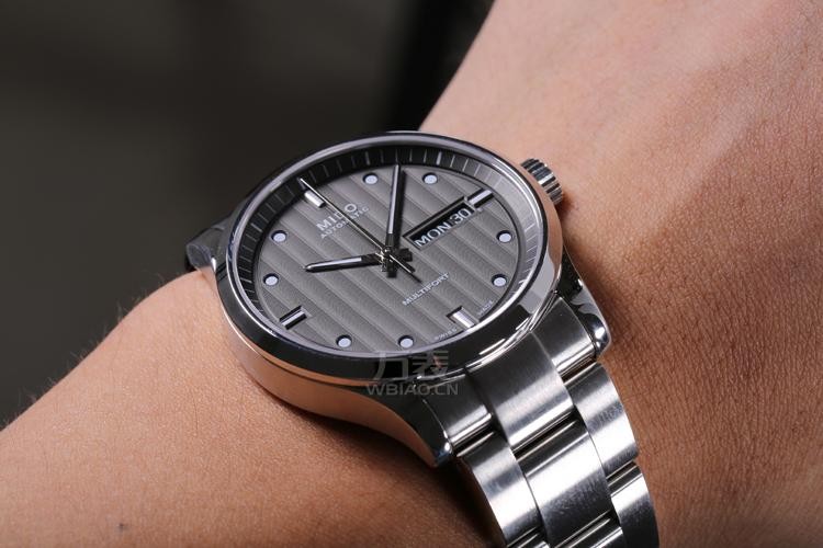 【美度M005.430.11.061.00、M005.830.11.06